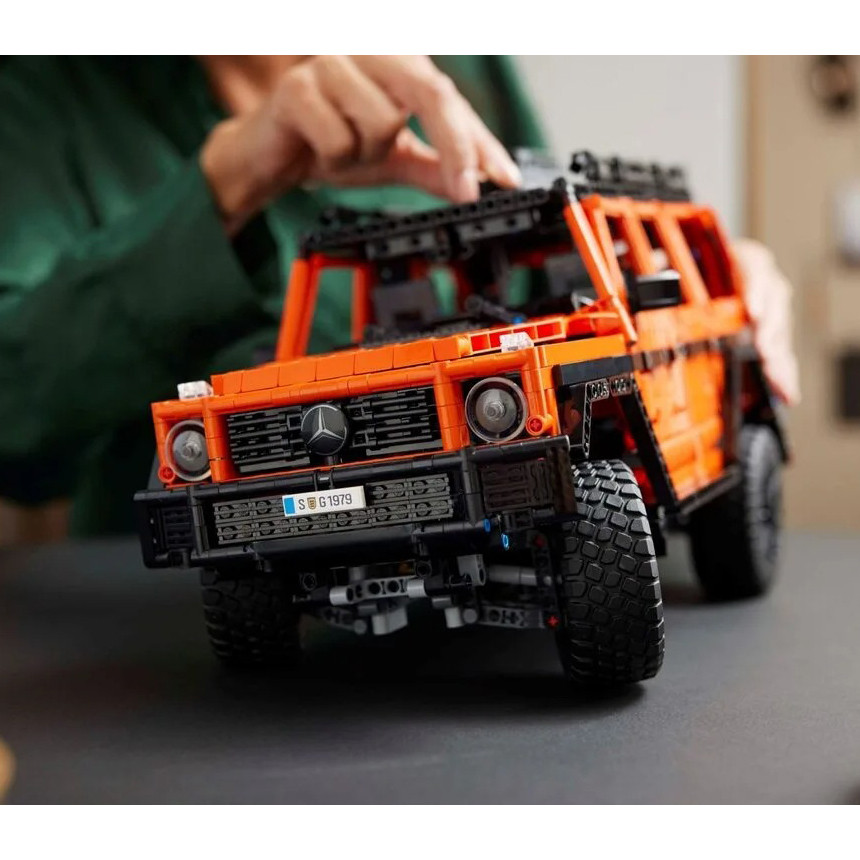 Конструктор LEGO Technic Mercedes-Benz G 500 Professional Line 42177, 2891 деталей
