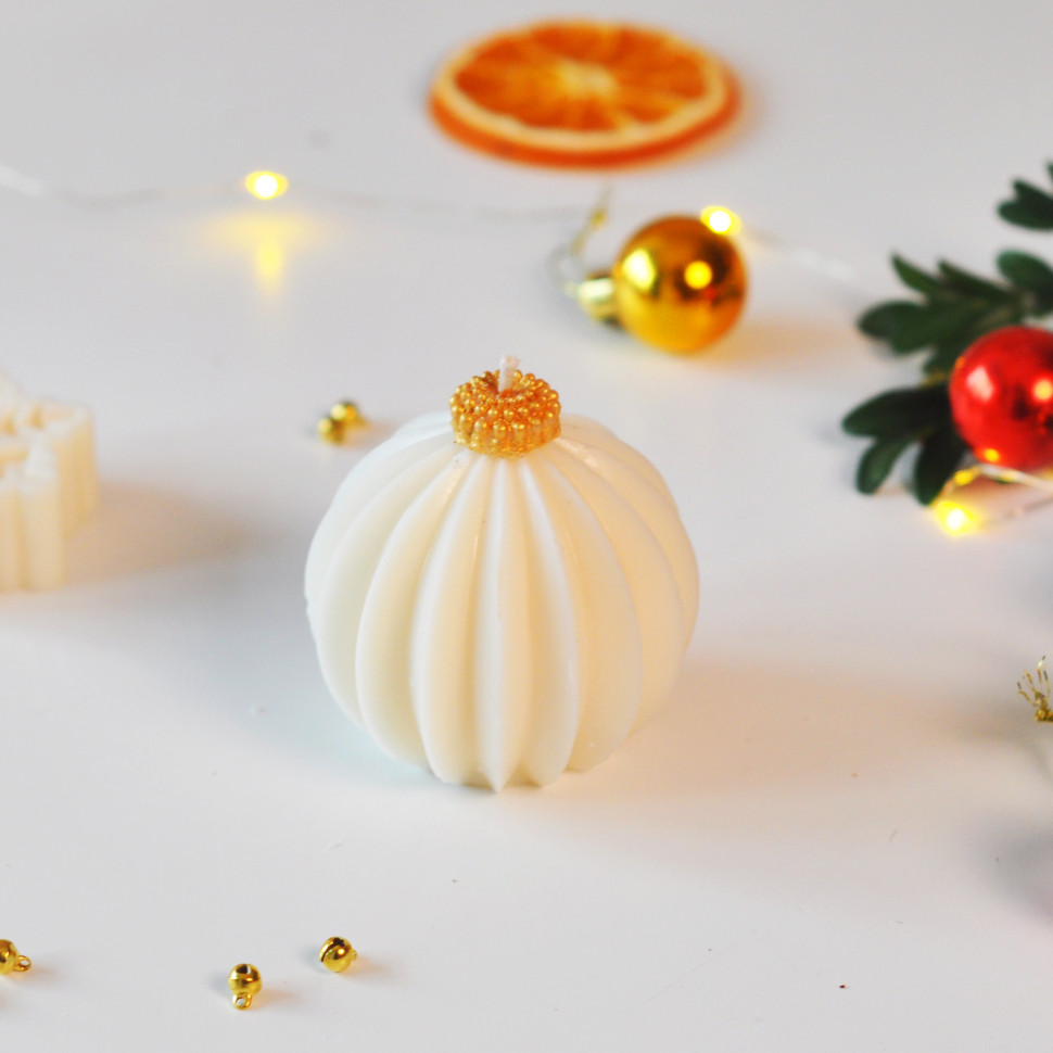 Формовая свеча ручной роботы из соевого воска 