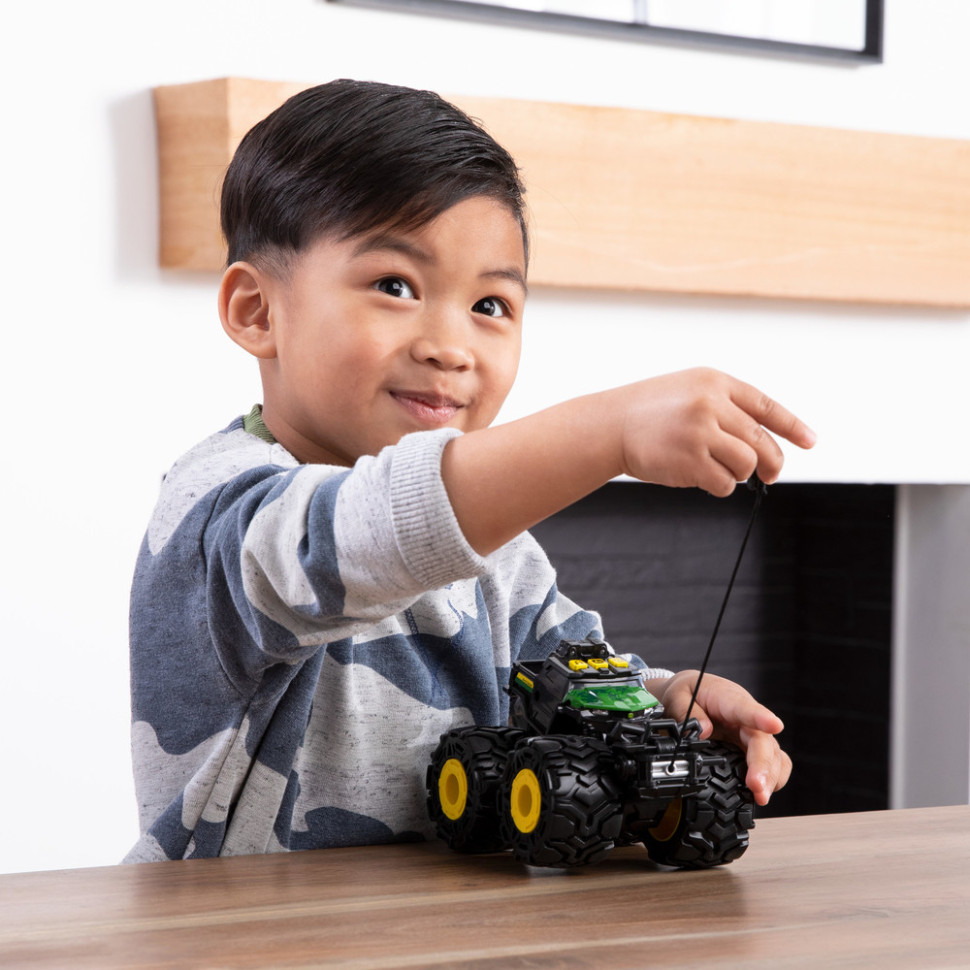 Іграшковий трактор John Deere Kids 37929 Monster Treads з великими колесами 