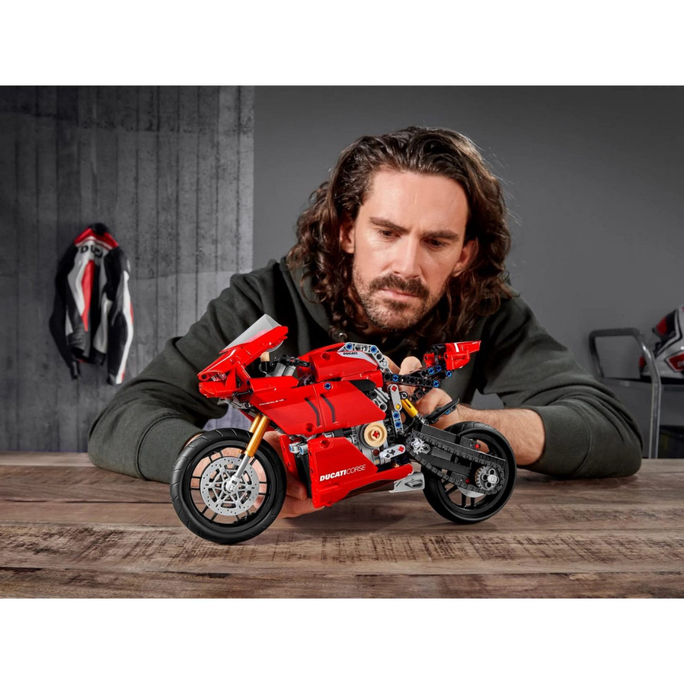 Конструктор LEGO Technic Ducati Panigale V4 R 42107