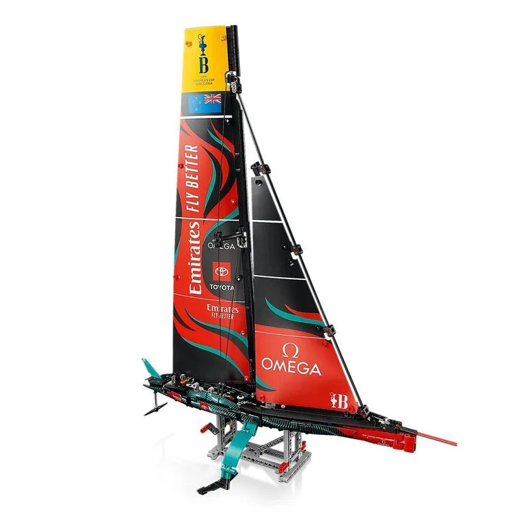 Конструктор LEGO Technic Яхта Emirates Team New Zealand AC75 42174, 962 детали