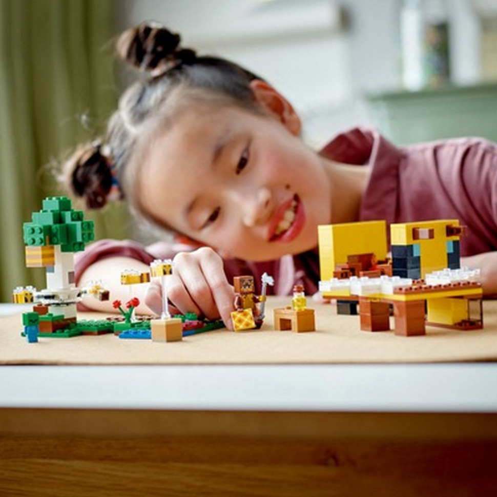 Конструктор LEGO Minecraft Пчелиный домик 21241-