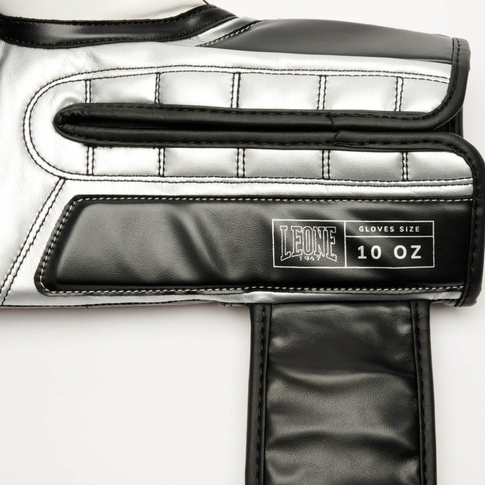 Боксерские перчатки GN208 ICONIC Leone GN208_Black_16oz 16 унций (бинты 4 м. в комплекте)