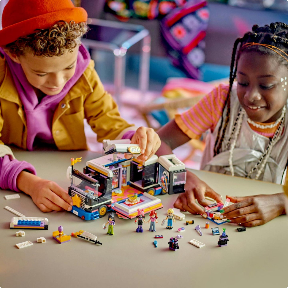 Конструктор Автобус для музыкального тура LEGO Friends 42619, 845 деталей 