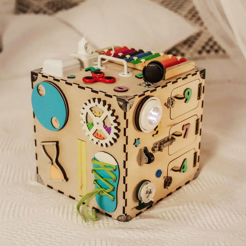 Розвиваюча іграшка Бізікуб Temple Group TG200126 30х30х30см Натуральний